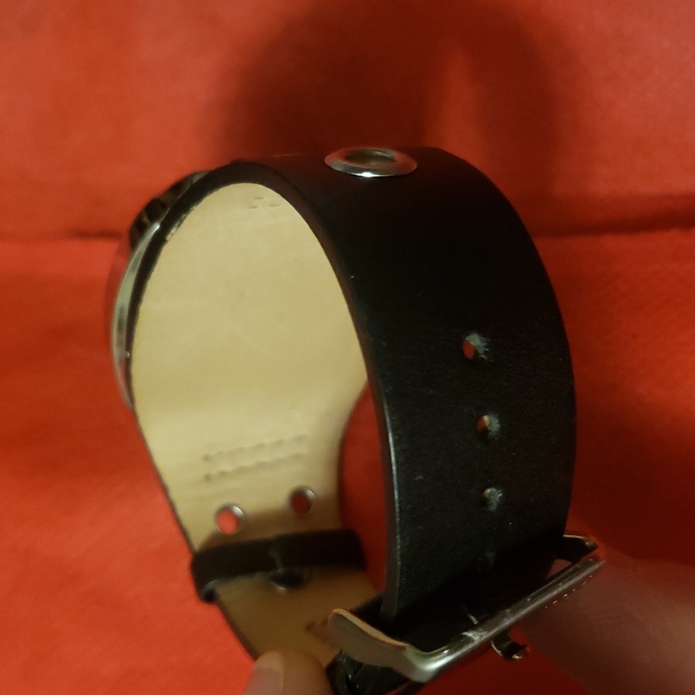 Brand-new Roots watch - Picture 4 of 6